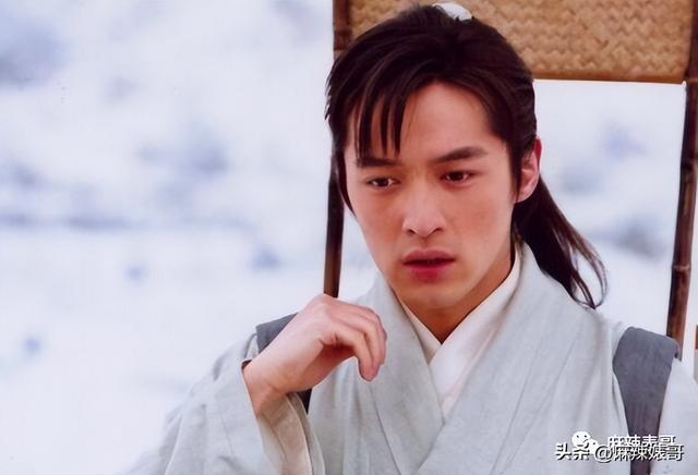 杨幂和胡歌现在关系如何，再回顾下他和薛佳凝、杨幂、江疏影的爱情故事