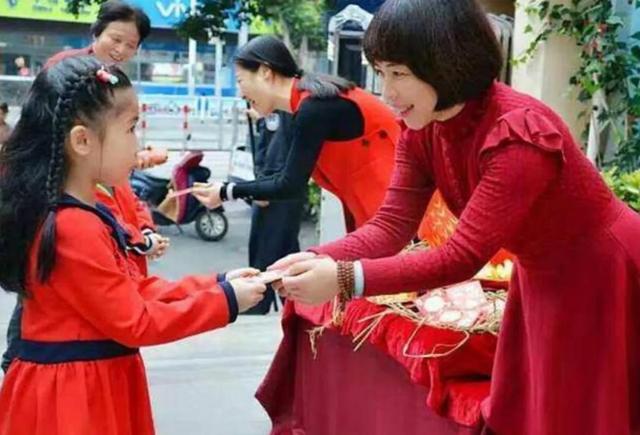 结婚红包500元寓意，结婚随礼600属于什么档次（压岁红包发多少有讲究）