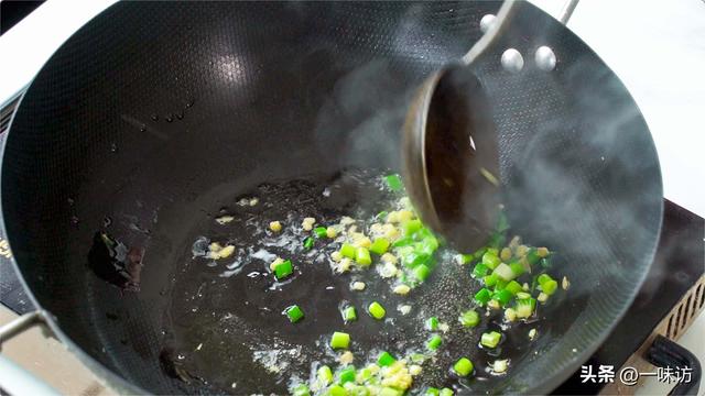 面片汤的家常做法，家常面片汤的食谱（非常适合当早餐和晚餐吃）