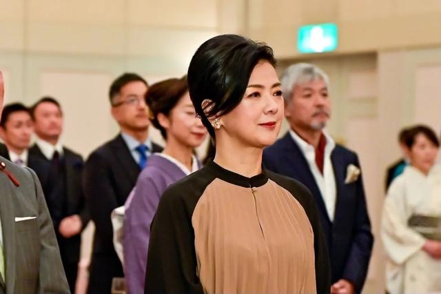 延生普佛视频唱诵，打普佛念什么经（这位女星真不愧是日娱神话…）