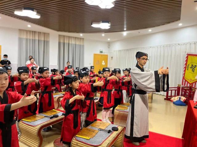 开笔礼祝愿孩子的话，开笔礼家长寄语（诺亚舟森林幼儿园大班开笔礼）