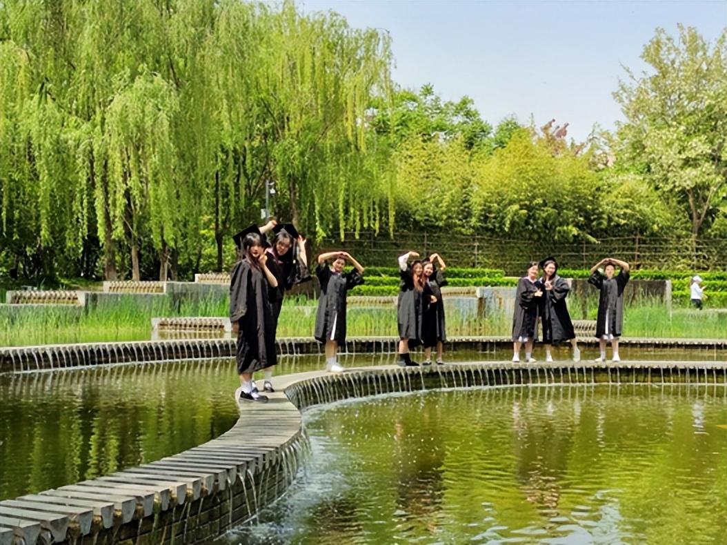 赣南师范大学宿舍(赣南师范大学寝室照片)