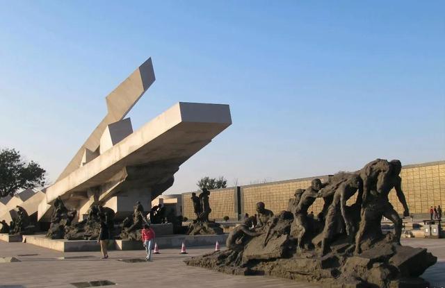 唐山大地震多少级，唐山大地震是几级（亲手把灾情报告的“主席”划掉）