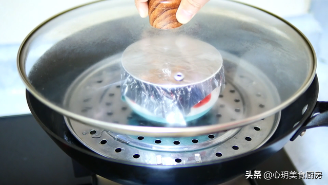 如何制作牛奶鸡蛋布丁，制作牛奶鸡蛋布丁的原理（教你在家自制焦糖布丁）