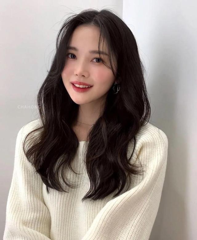 染黑色头发会掉色吗，头发染黑色会掉色吗（不用漂发也不再担心掉色）