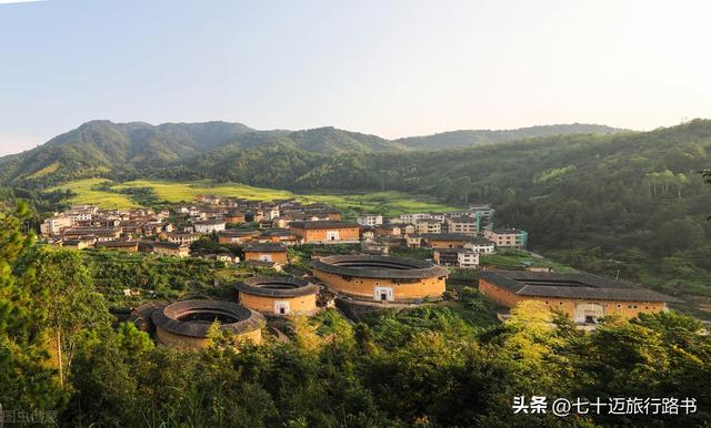 永定土楼和南靖土楼哪个好，南靖土楼和永定土楼有什么不一样（一张图看懂福建土楼怎么玩~附懒人旅行路书）
