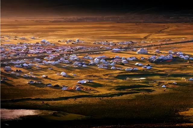 世界旅游日是哪天，世界旅游日是哪一天（这个秋天我们一起出发）