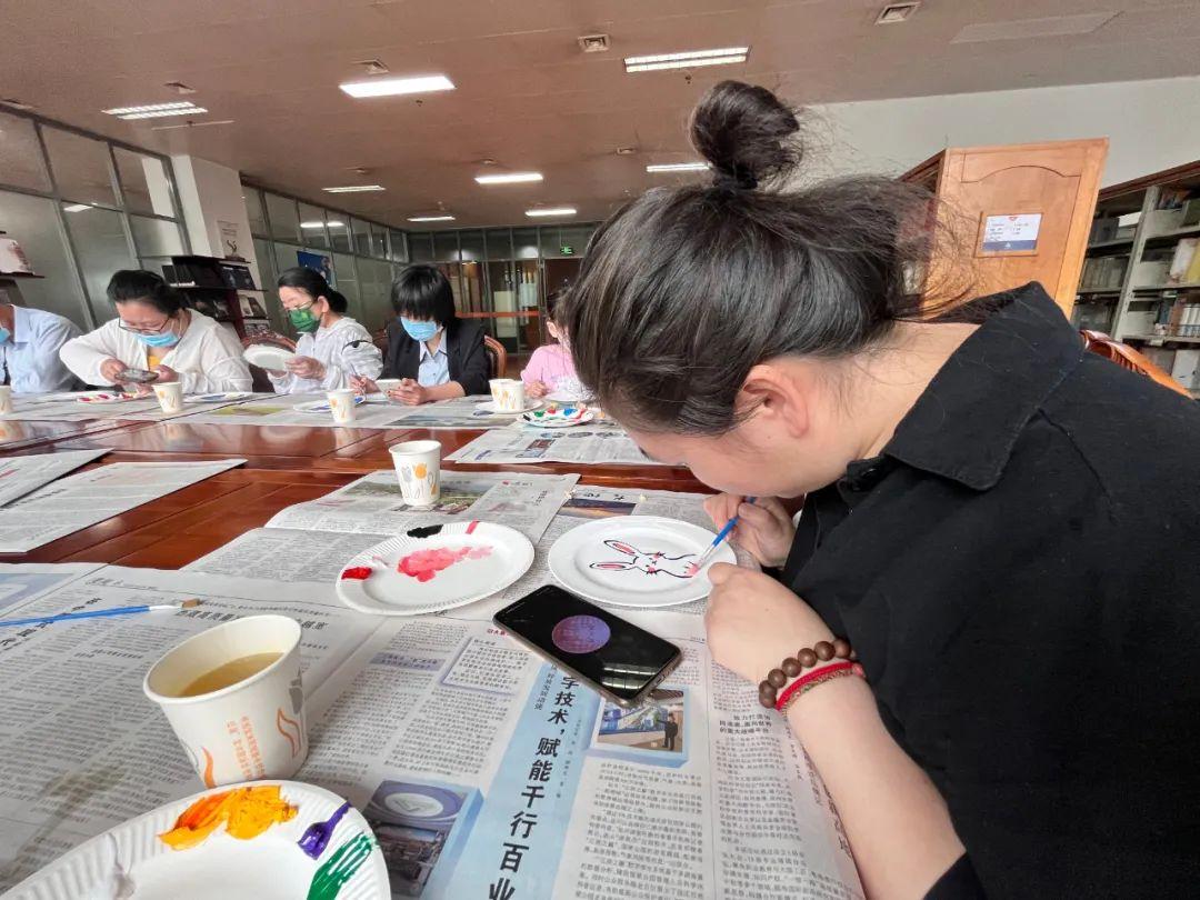 唐山市图书馆举办乐“瓷”不疲·爱阅时光陶瓷文化沙龙