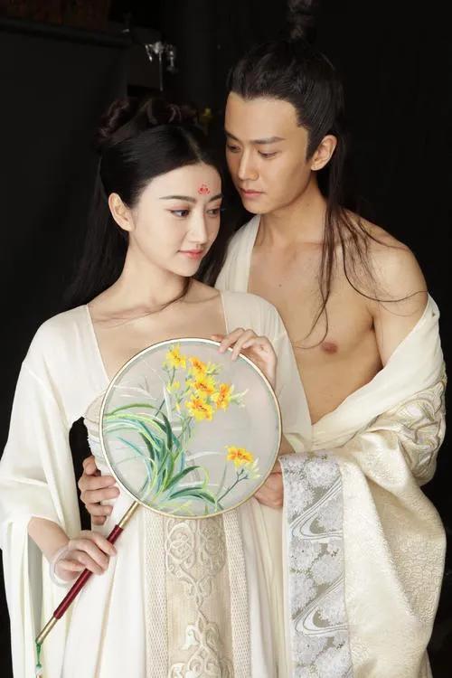 星光灿烂影视公司，成龙和刘烨演的是什么电影（在景甜身上体现的淋漓尽致）