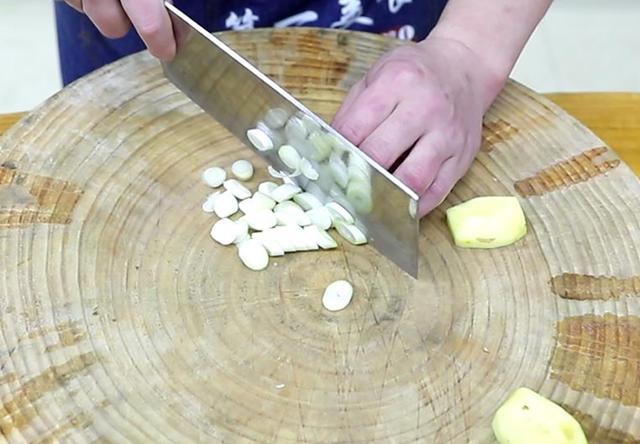 洋芋炒菜做法，洋芋炒菜做法大全家常菜（比大鱼大肉还美味）