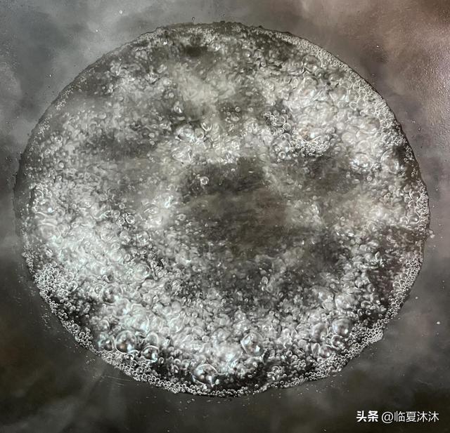 怎样做美味的菠菜猪肝汤，菠菜猪肝汤怎么做好喝（简单好喝的菠菜猪肝汤～）