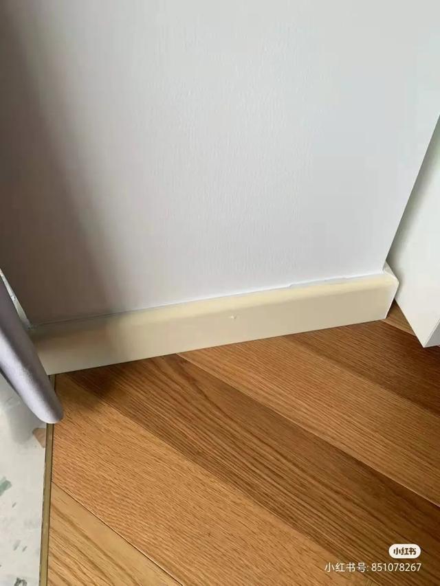 踢脚线尺寸，踢脚线怎么量（你们家因为踢脚线翻车）