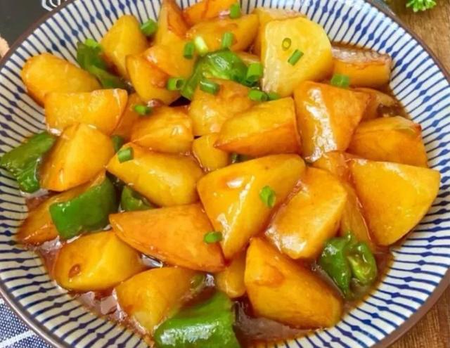 怎么做西兰花胡萝卜丝炒蛋，怎样炒西兰花胡萝卜（春天这7道菜多给孩子吃）