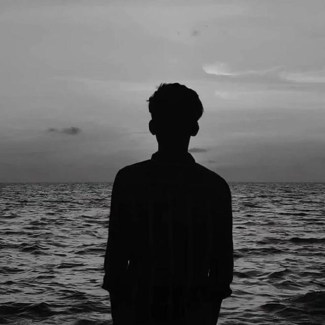 性感图片大全大图高清头像背影男，男生背影头像微信（男生背影头像高清图片大全）