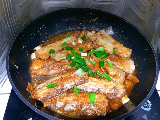 鱼那个部位的肉好吃，鱼身上最好吃的肉在哪（年夜饭上要吃鱼）