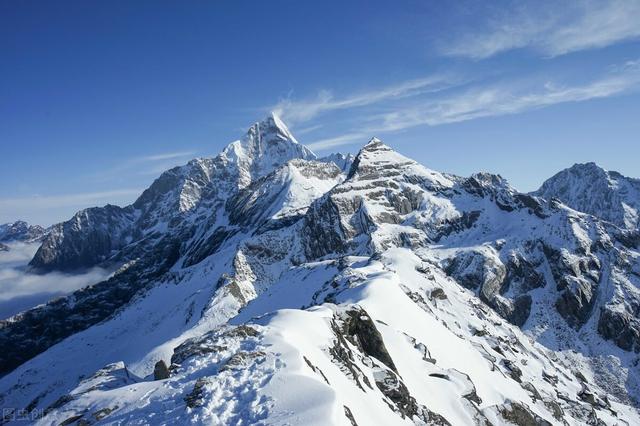 攀登雪山最佳路线图，盘点国内适合攀登的雪山