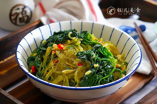 蒜苗炒鱿鱼，炒鱿鱼怎么炒（给家人多吃这6种蔬菜）