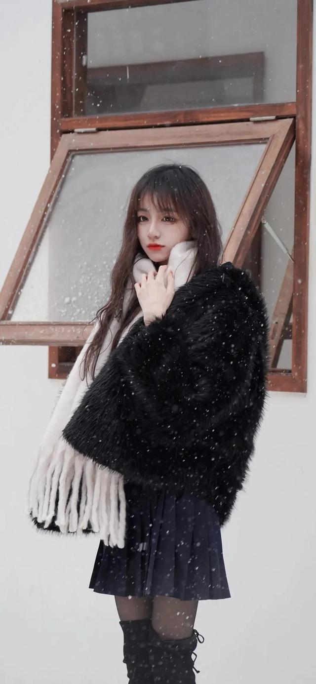 描写雪中美女的句子，夸奖雪中美女的句子（雪中美女唯美写真图集）