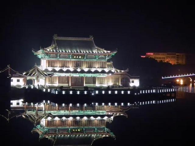 蜀江至此分枝是什么地方，因为蜀江至此分支而得名的地方是哪里（蜀江至此如乔木分枝～枝江）