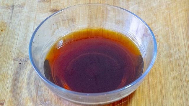 年夜饭怎么做炸货，过年吃的炸货（8道过年必备炸货）