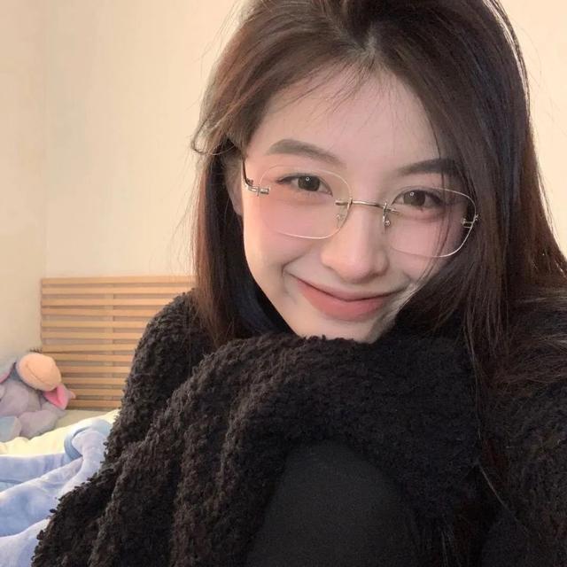 枯燥难过的头像微信，枯燥难过的头像（臭宝，该换微信头像啦）