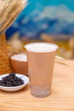 鸭脚木树图片，鸭脚木叶片发黄怎么办（鸭屎香里面有没有一点点屎）