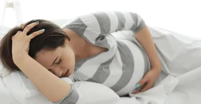 生育永久改变女性骨骼，生育永久改变女性骨骼状态（女人生孩子就像鬼门关走一遭）