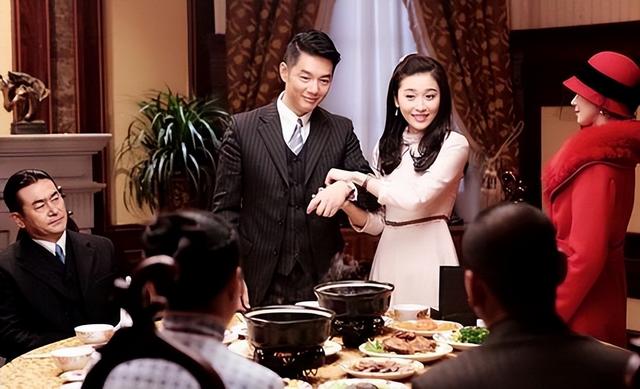 徐佳现实中的老婆，演员徐佳老婆现实中是谁（演员程愫：22岁嫁傅程鹏）