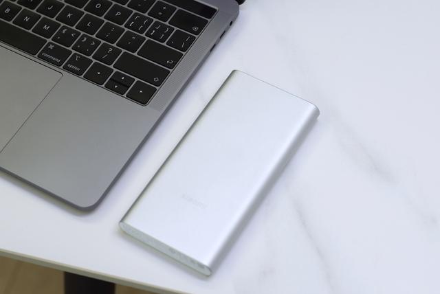 小米手机充电慢，充电慢怎么办小米（10000mAh、三口输出）