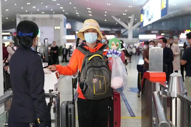 深圳到香港高铁，深圳到香港有什么方式（直击深圳⇋香港西九龙发车）