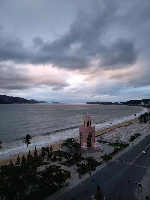 黄鹤楼香烟价格表图大全，黄鹤楼价格表2020价格表（这里每天都有人弹钢琴）