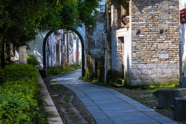 新安江山水画廊风景区，新安江山水画廊风景区在哪里（忘不了的山水画廊，你想它几分）