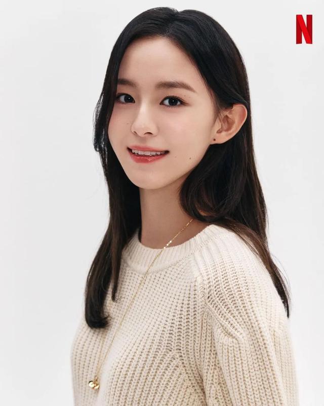 十大上升势头很猛的韩国美女！雪肤玉貌太性感艳丽
