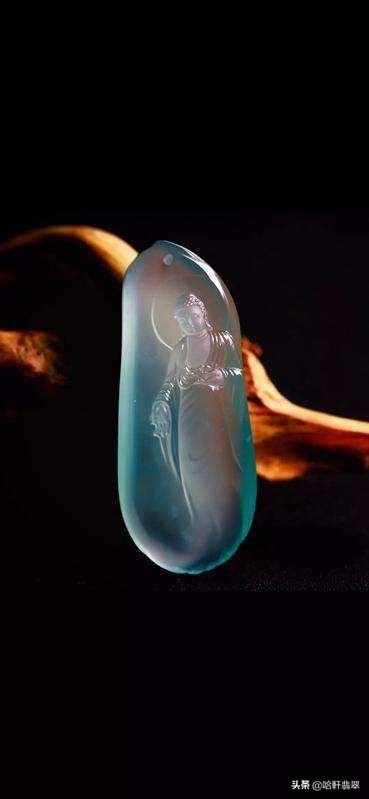 天青冻和翡翠的区别是什么，玉石界3大蓝色妖姬—天青冻、海蓝宝、蓝水翡翠