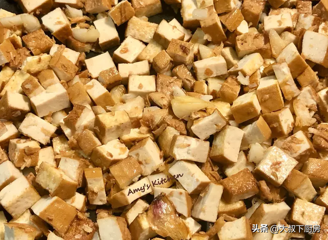 烧子盖怎么做，烧牛子盖的做法大全（大叔炒的炸酱很香）