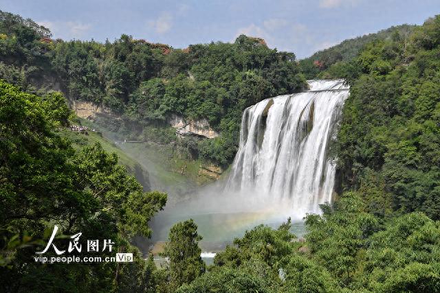 安顺黄果树瀑布，贵州省安顺市黄果树瀑布介绍（初秋黄果树瀑布洁白无瑕美不胜收）