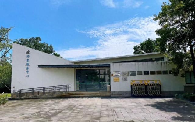 便民设施暖心“升级”~游滨江森林公园新体验