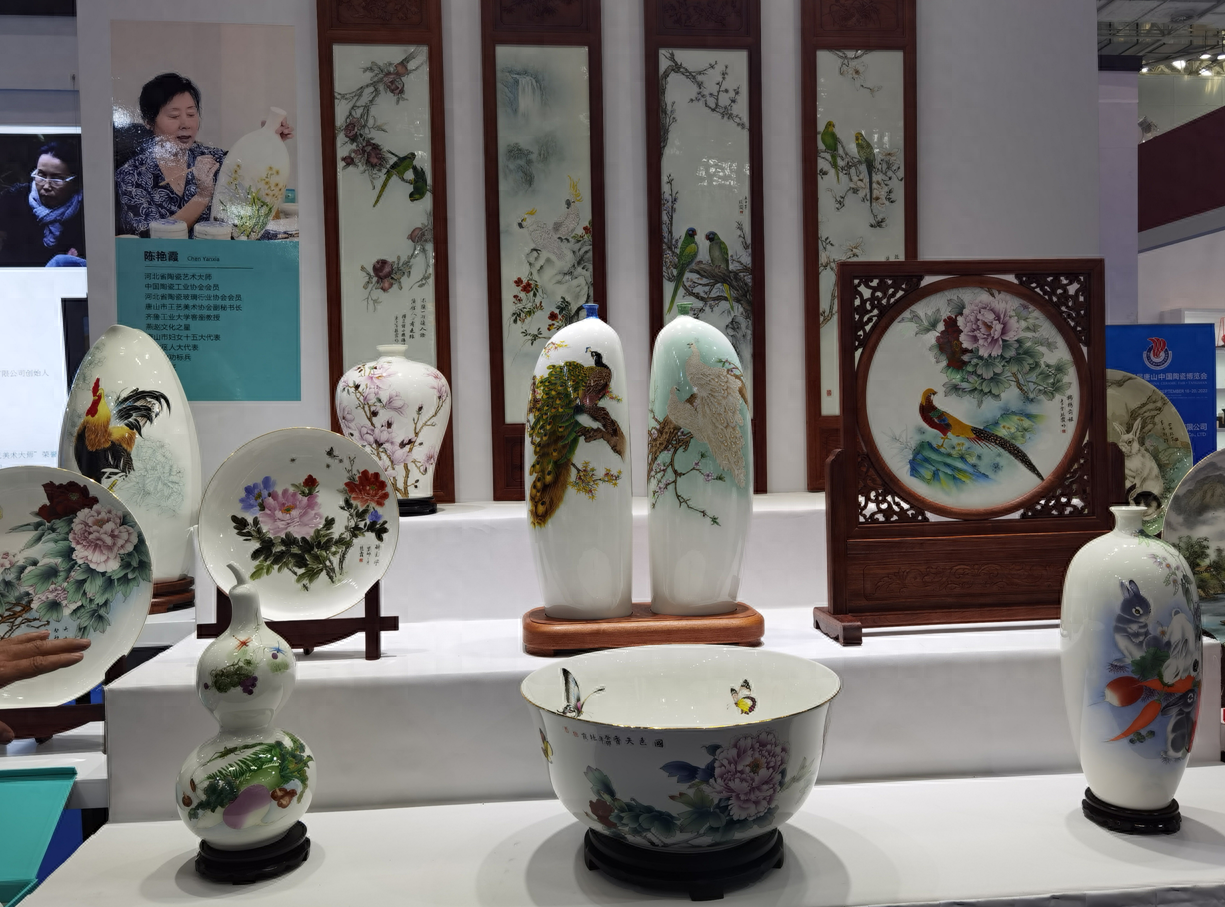 第二十四届中国陶瓷博览会在唐山开幕