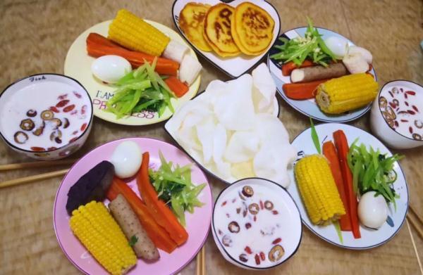 公勺公筷指的是什么，公筷是一次性筷子吗（公筷公勺、分餐制渐成新风尚）