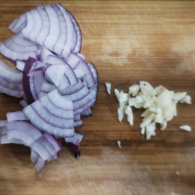 牛肉卷怎么做好吃，冷冻牛肉卷怎么做好吃（用这道杏鲍菇肥牛卷征服家人的味蕾吧）