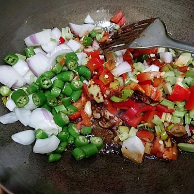 脆嫩锡纸红椒烤娃娃菜的做法，烤箱版锡纸娃娃菜（烤鱼做的对，脆嫩满足又美味）