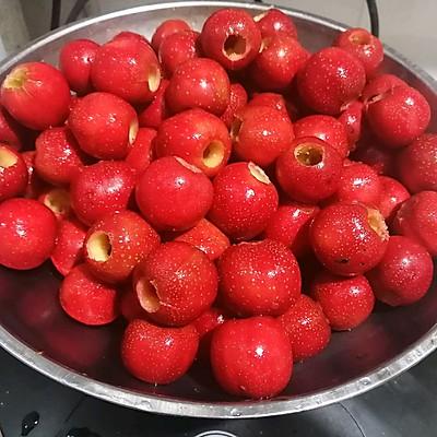 怎样做山楂罐头，怎样做酸甜可口的苹果山楂罐头（家庭版山楂<山里红>罐头）