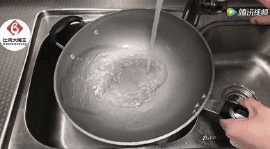 铁锅反复生锈怎么处理，铁锅生锈怎么处理永不生锈（家用铁锅不生锈的方法，速学）