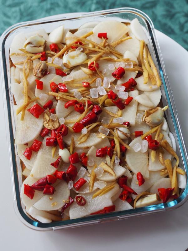 酸萝卜的做法教程，酸萝卜怎么做法（你和幸福就差这一份酸辣爽脆萝卜）