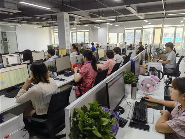 两客一危是指的什么车，两客一危一货一面是指的什么车（2.6万“两客一危”车辆戴上“紧箍咒”）