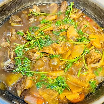 肥羊肉怎么做好吃，肥羊肉怎么做好吃不腻（简单好上手的孜然羊排炖萝卜）