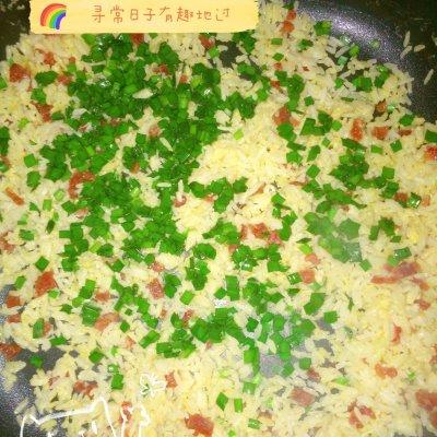 香肠炒饭怎么做，香肠炒饭怎样做（零失败快手又简单的腊肠炒饭）