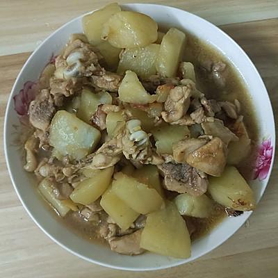 土豆炖鸡块的家常做法，怎样做土豆炖鸡（有了它干掉两碗饭不是事）