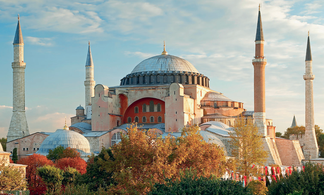 世界十大著名的哥特式建筑是什么，最负盛名的哥特式建筑（全球十大建筑风格）