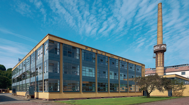 世界十大著名的哥特式建筑是什么，最负盛名的哥特式建筑（全球十大建筑风格）